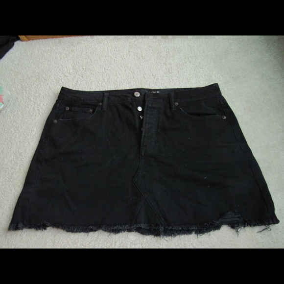 Plus size black denim skirt - Picture 1 of 5